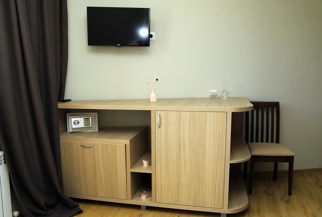 Отель Iveria Hotel Хашури