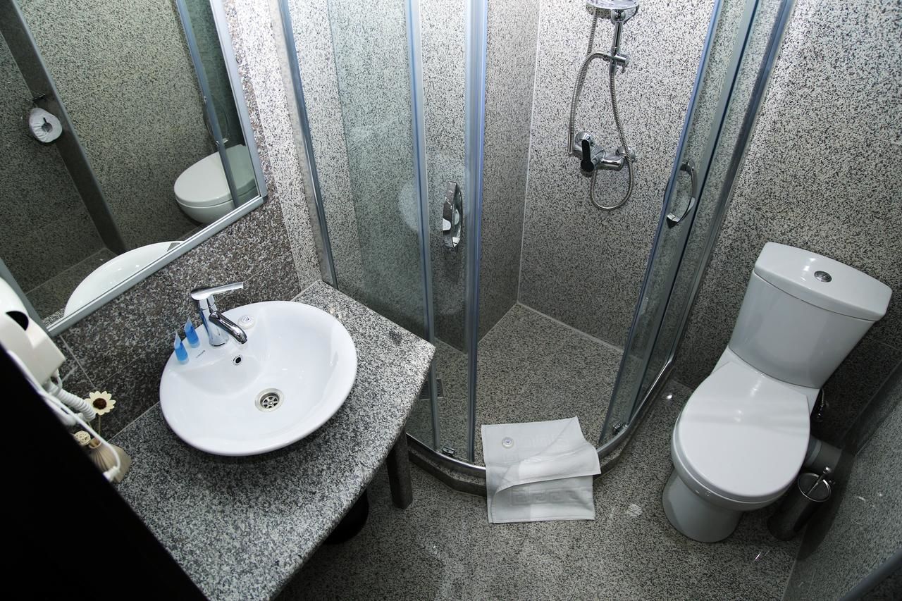 Отель Iveria Hotel Хашури